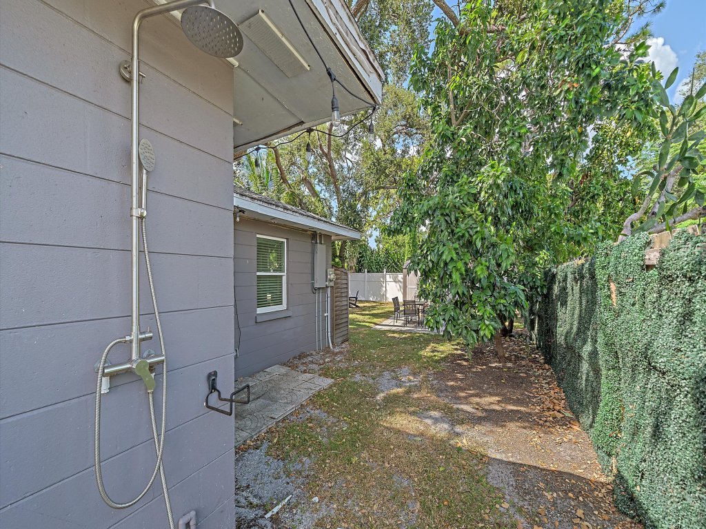 Urban Nest on 8th Vacation Rental in Sarasota - RedAwning