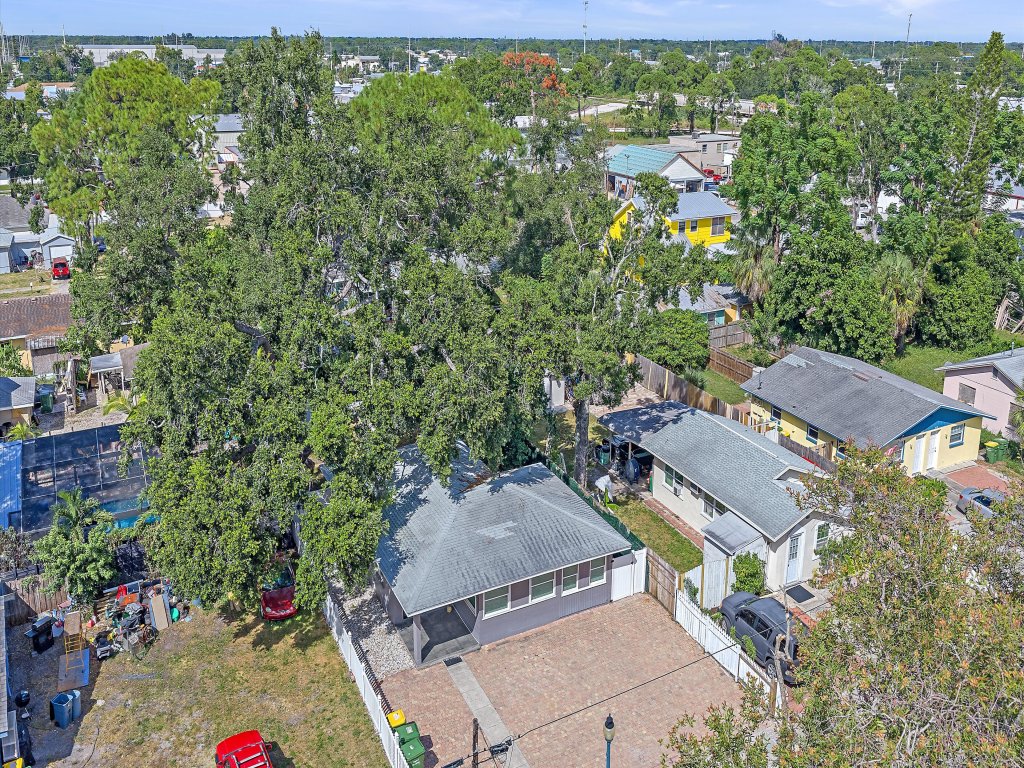 Urban Nest on 8th Vacation Rental in Sarasota - RedAwning