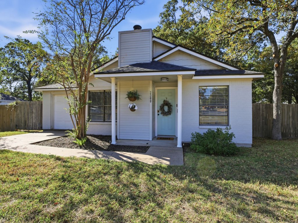 Howdy Hang Out - Cozy, Cute and Pet Friendly Home! Vacation Rental in Texas - RedAwning