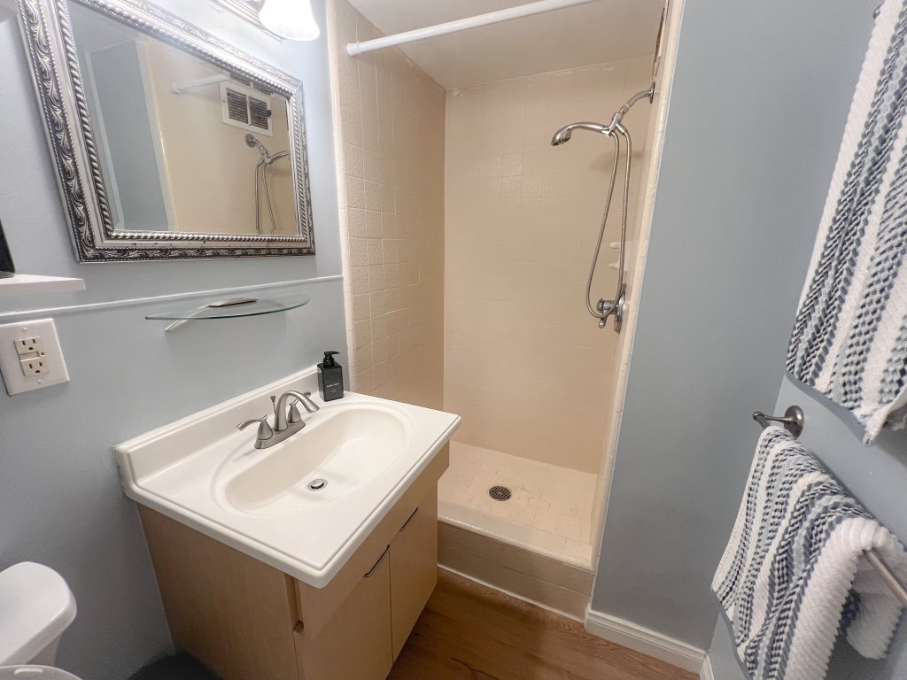 Aloha Waikiki Studio @ Ainahau Gardens Vacation Rental in Honolulu - RedAwning