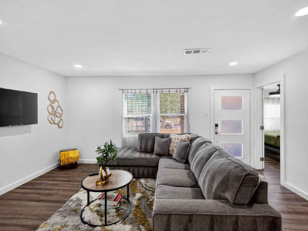 The Sage at Dogwood Vacation Rental in Dallas - RedAwning