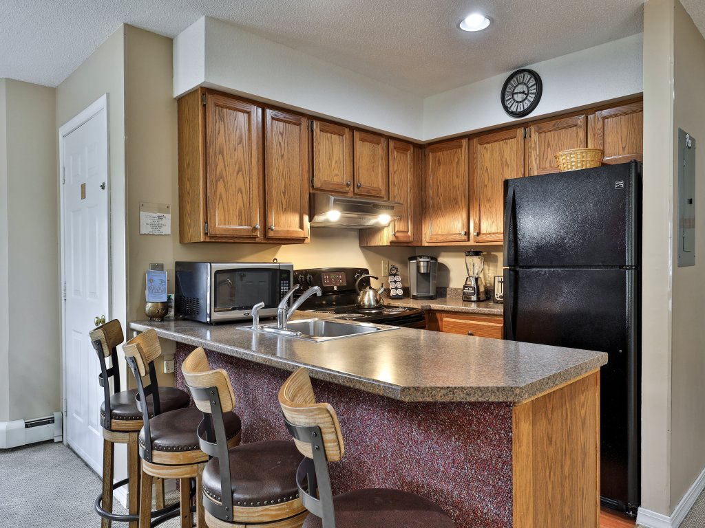 Pico Mountain Condo F106 (Pico Mountain Getaway) Vacation Rental in Killington - RedAwning