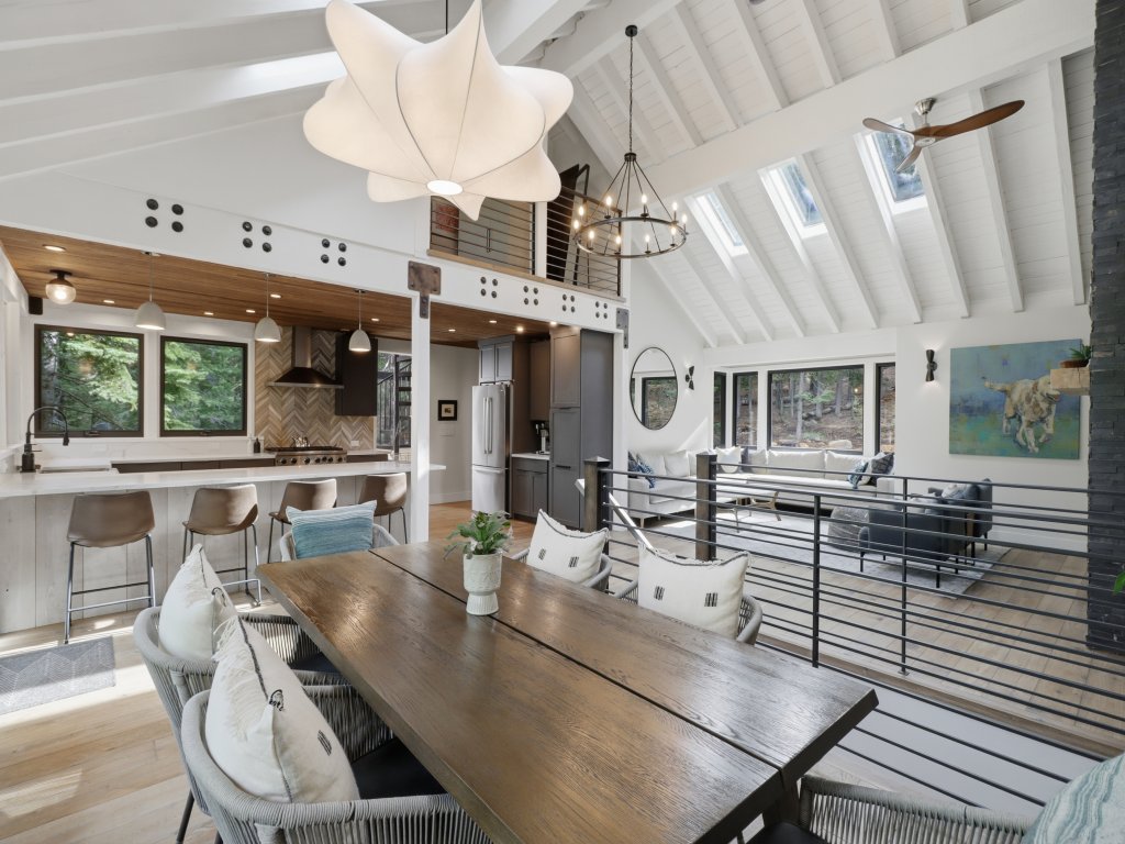 Sierra Sanctuary with Hot Tub Vacation Rental in Truckee - RedAwning