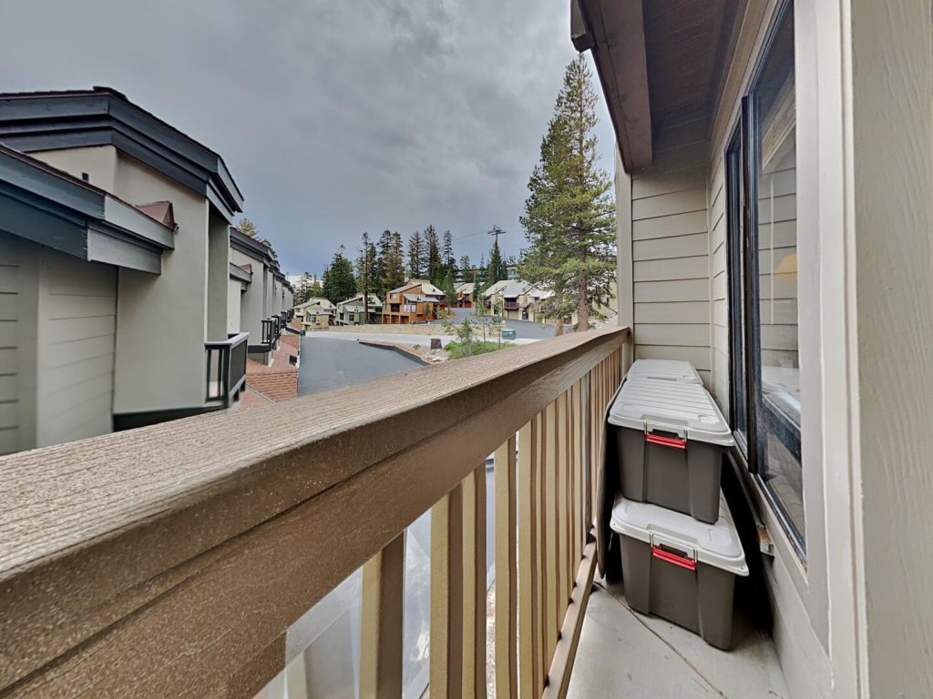 Slopeside Condo with Fireplace (Snowbird 112 at 1849 Condos) Vacation Rental in Mammoth Lakes - RedAwning