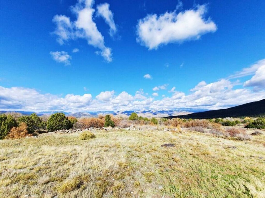 Lone Eagle Haven Vacation Rental in Colorado - RedAwning