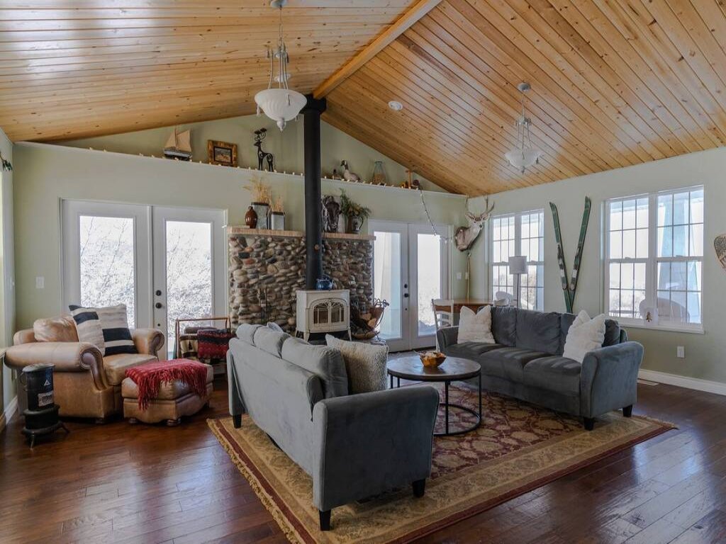 Lone Eagle Haven Vacation Rental in Colorado - RedAwning
