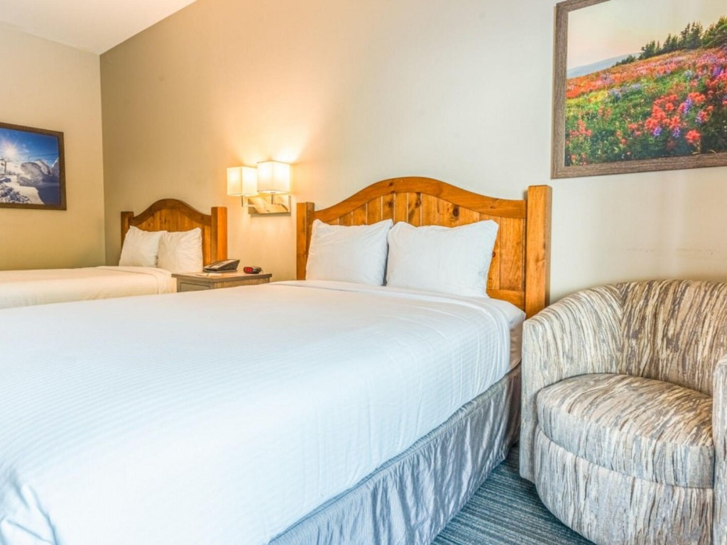 Cahilty Hotel and Suites Hotel Room, 2 Queen Sleeps 4 #435 Vacation Rental - RedAwning