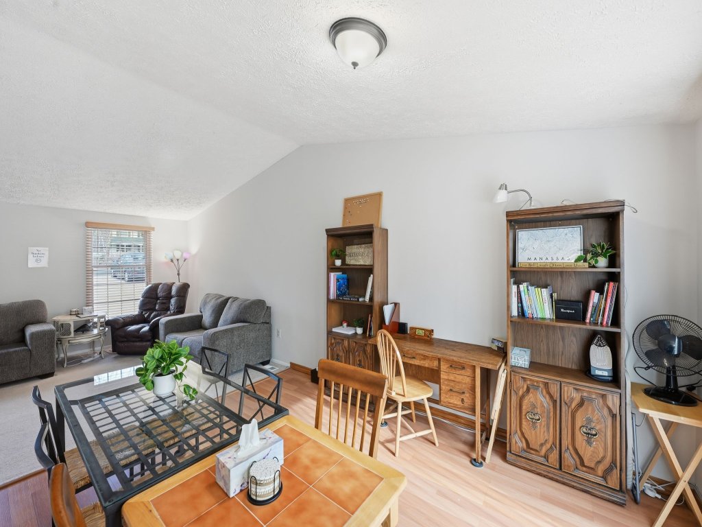 Manassas Comfort Cozy 3BR Family Home Vacation Rental in Virginia - RedAwning