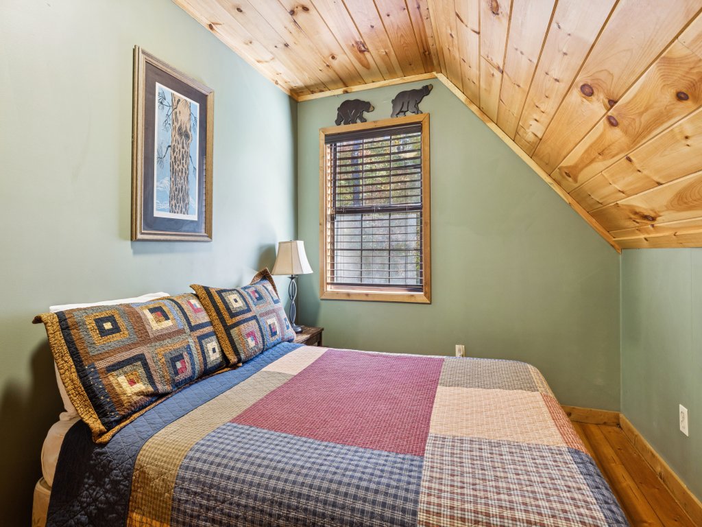 The Wild Life Vacation Rental in Sevierville - RedAwning