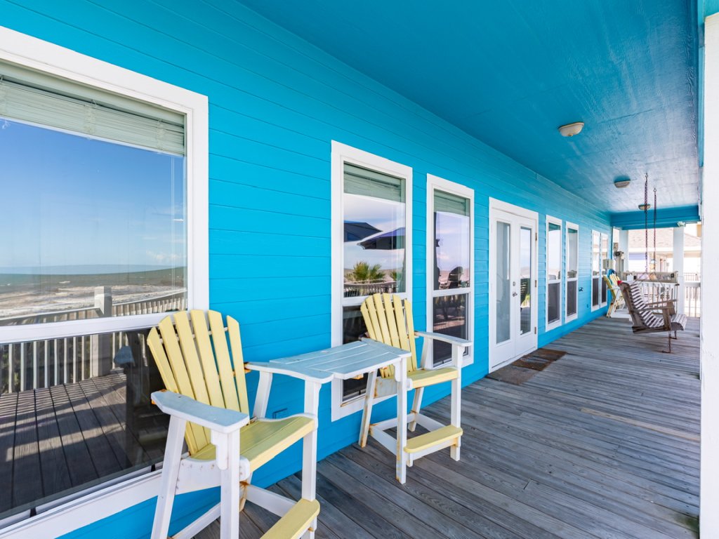 Casa Azul Vacation Rental in Texas - RedAwning