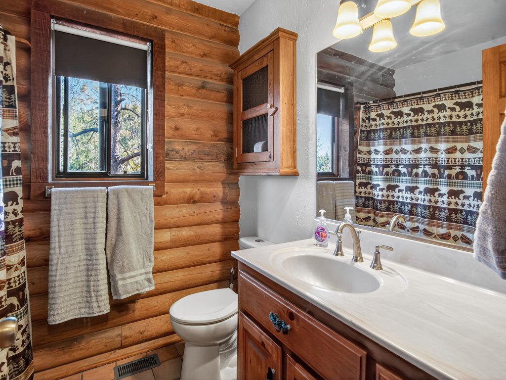 Minnie Mine Cabin Retreat Vacation Rental in Prescott - RedAwning