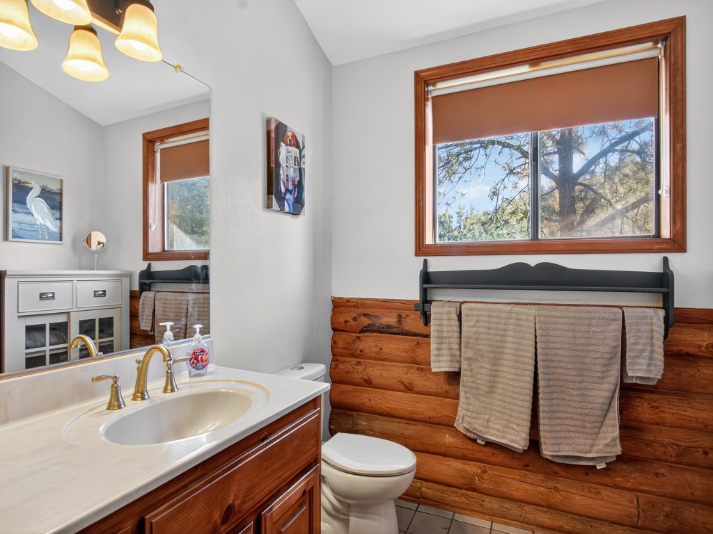 Minnie Mine Cabin Retreat Vacation Rental in Prescott - RedAwning