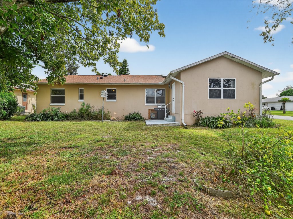 Chelsea Way Getaway Bright 4BR Family Retreat Vacation Rental in Florida - RedAwning