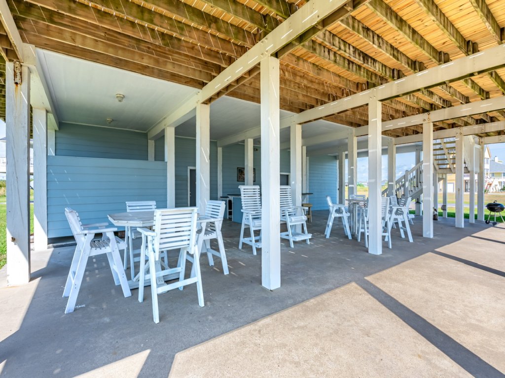 Happy Hours Vacation Rental in Texas - RedAwning