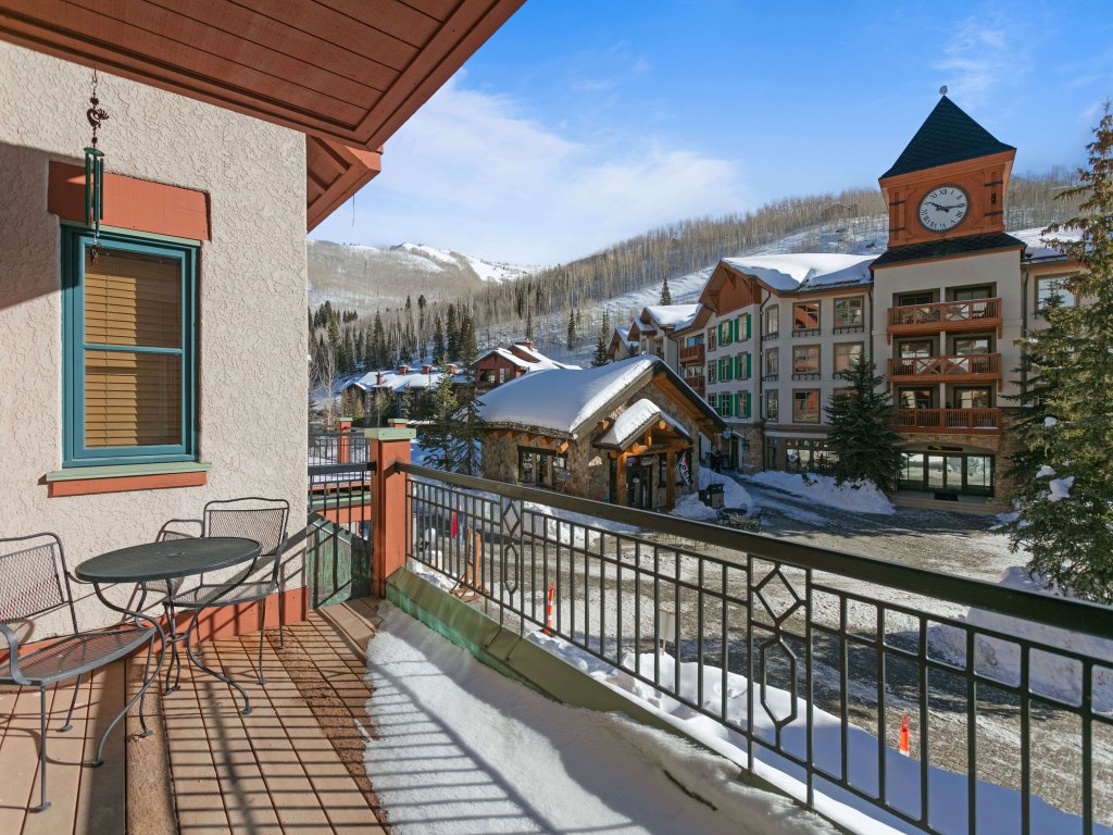 4208 - One Bedroom Standard Creekside Condominiums Vacation Rental in Solitude - RedAwning