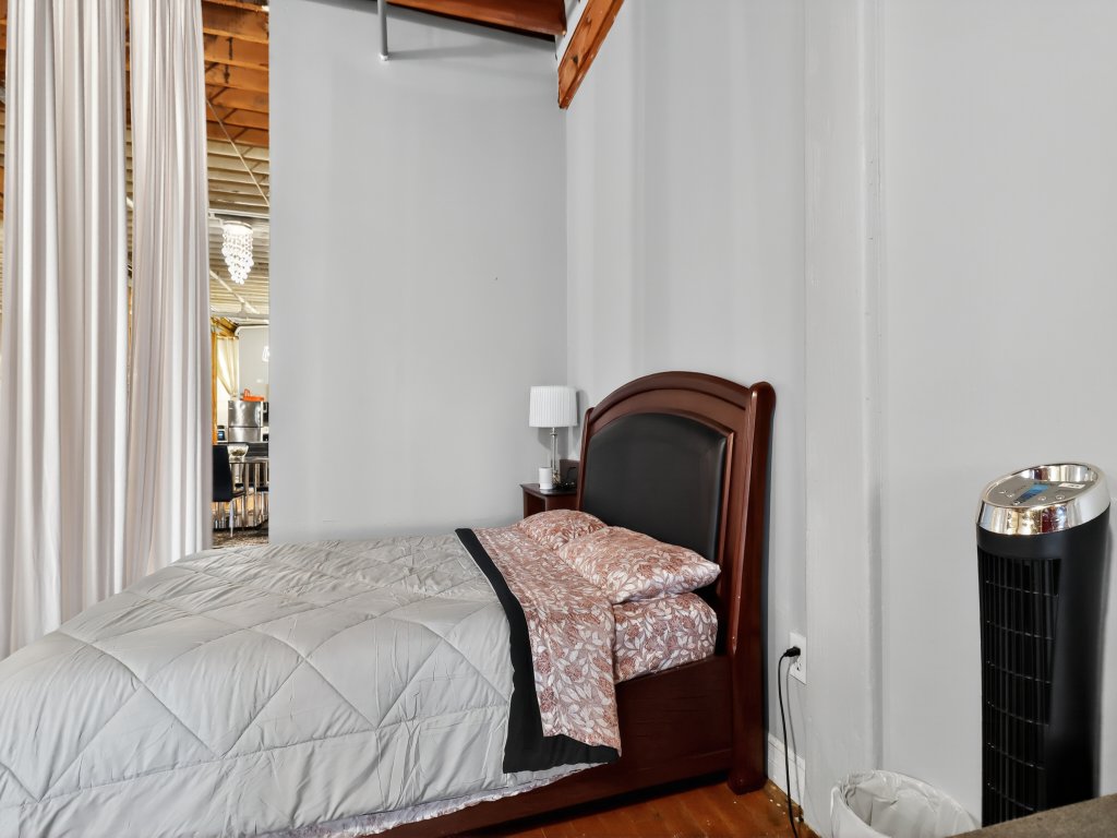Huge 'MAN CAVE' 2 mins from Downtown Detroit Vacation Rental in Michigan - RedAwning