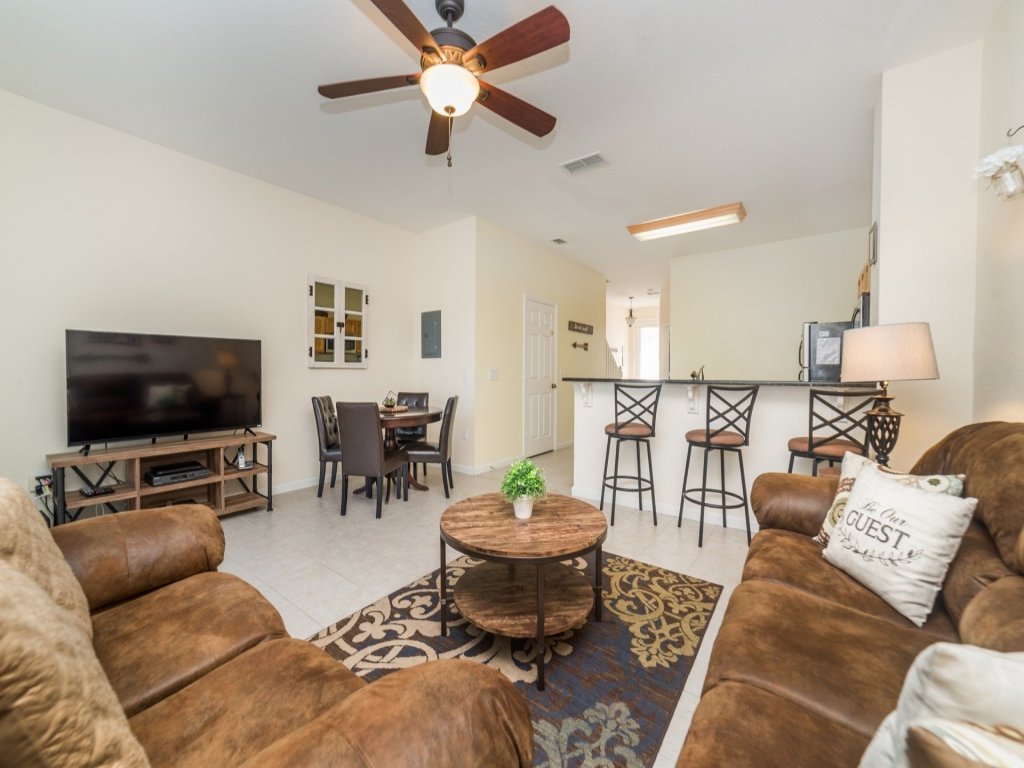 Windsor Hills 3 Bedroom Private Pool Townhome Vacation Rental in Kissimmee - RedAwning