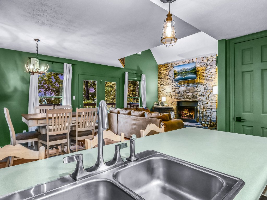 Smoky Mountain Bliss Vacation Rental in Gatlinburg - RedAwning