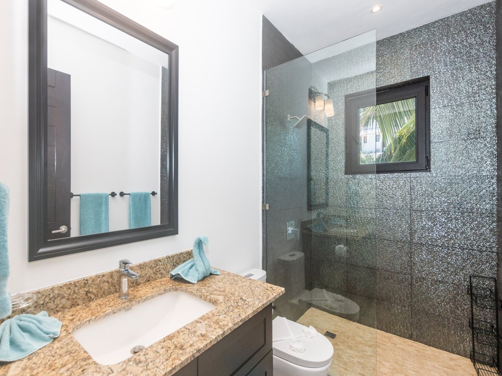 Seahorse Escape-5 bedroom Vacation Rental - RedAwning