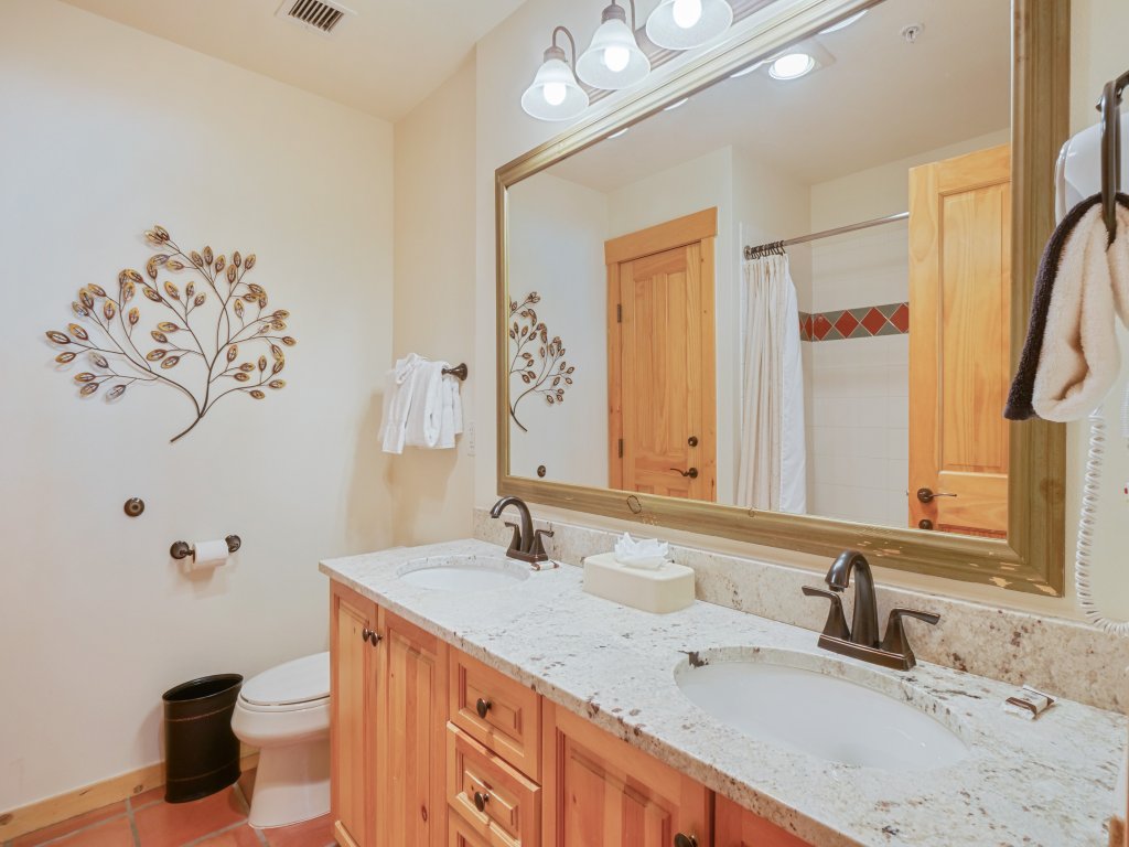 Tucker Mountain 2 Bedroom Condo #401 Vacation Rental in Copper Mountain - RedAwning