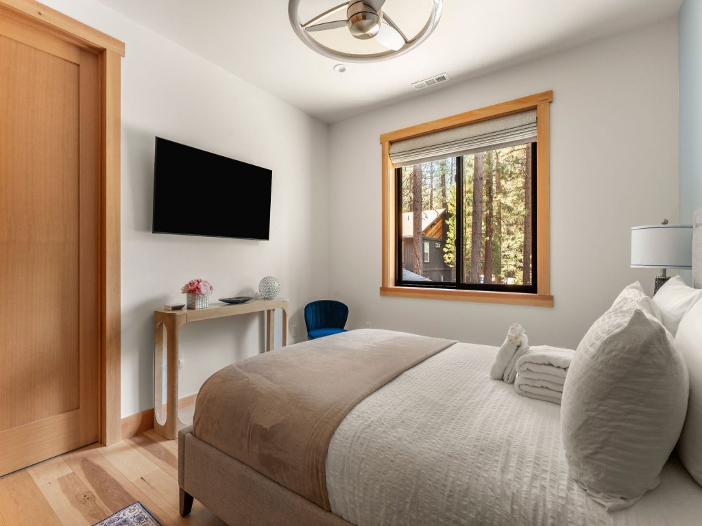 34 - The Maple Crest Vacation Rental in Big Bear Lake - RedAwning