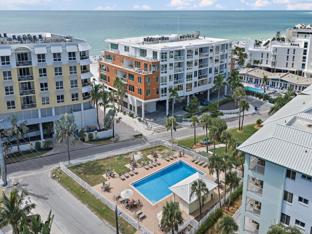 Siesta Treasure Vacation Rental in Siesta Key - RedAwning