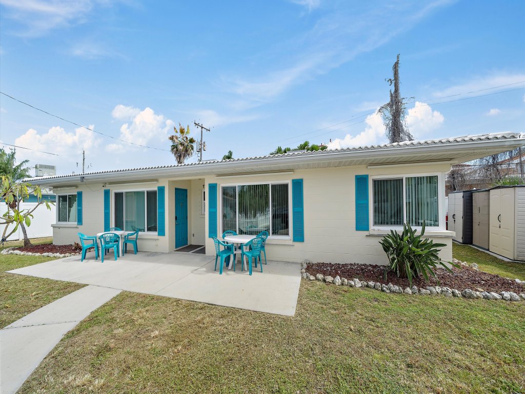 Siesta Treasure Vacation Rental in Siesta Key - RedAwning
