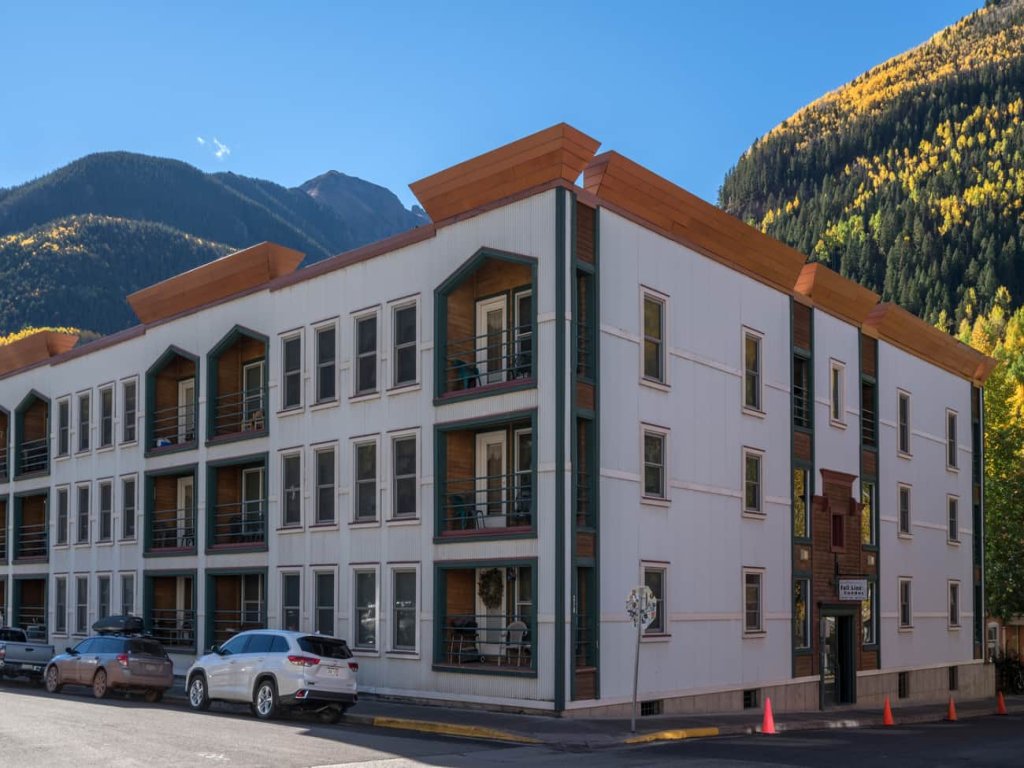 Fall Line 107 Vacation Rental in Telluride - RedAwning