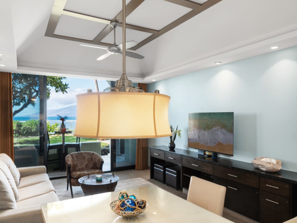 Lahaina Shores Ground Floor Ocean Front 1 Bed/2ba condo 109 Vacation Rental in Lahaina - RedAwning