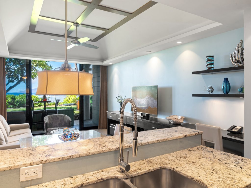 Lahaina Shores Ground Floor Ocean Front 1 Bed/2ba condo 109 Vacation Rental in Lahaina - RedAwning