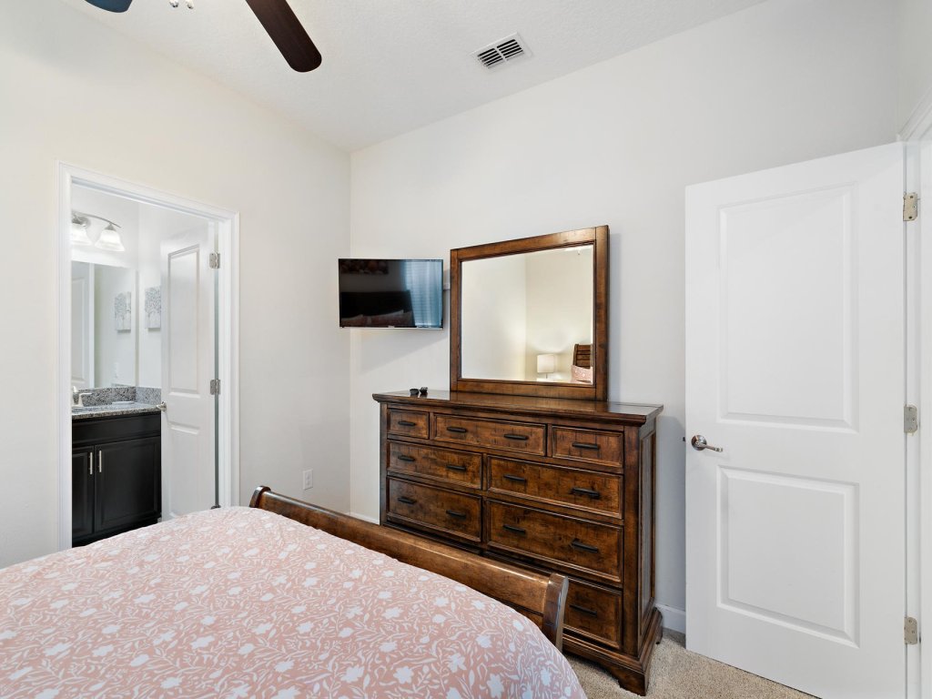 SCD9152 Vacation Rental in Davenport - RedAwning