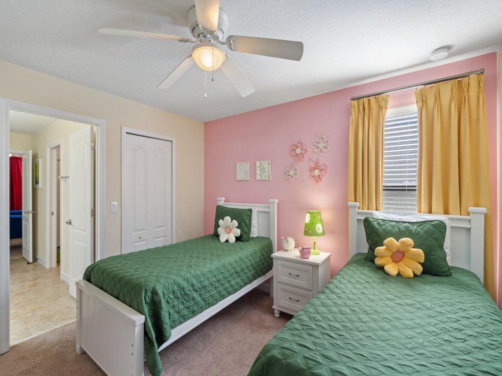 EC9111 Vacation Rental in Davenport - RedAwning