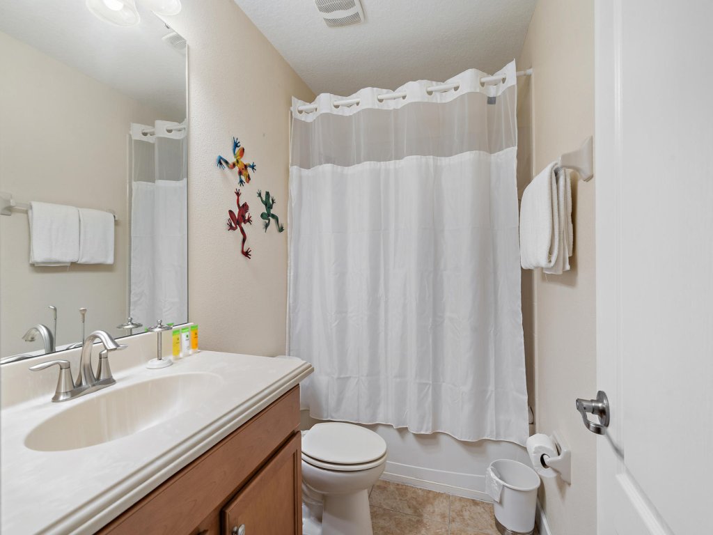 EC9111 Vacation Rental in Davenport - RedAwning