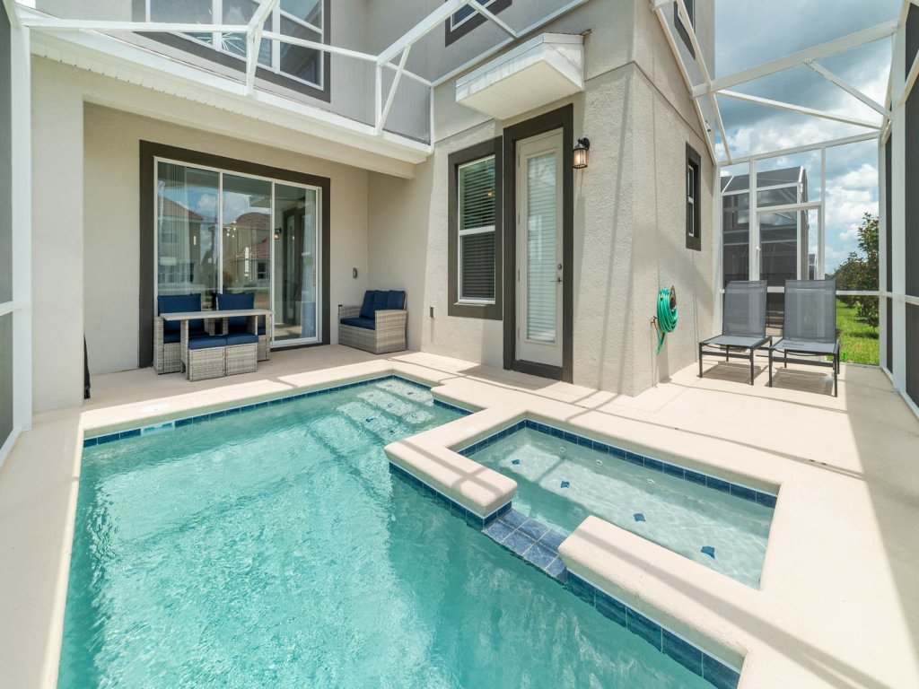 WSB610 Vacation Rental in Davenport - RedAwning