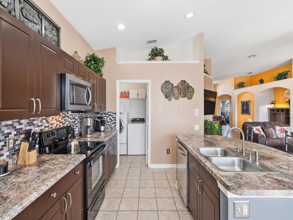 FP8157 Vacation Rental in Kissimmee - RedAwning