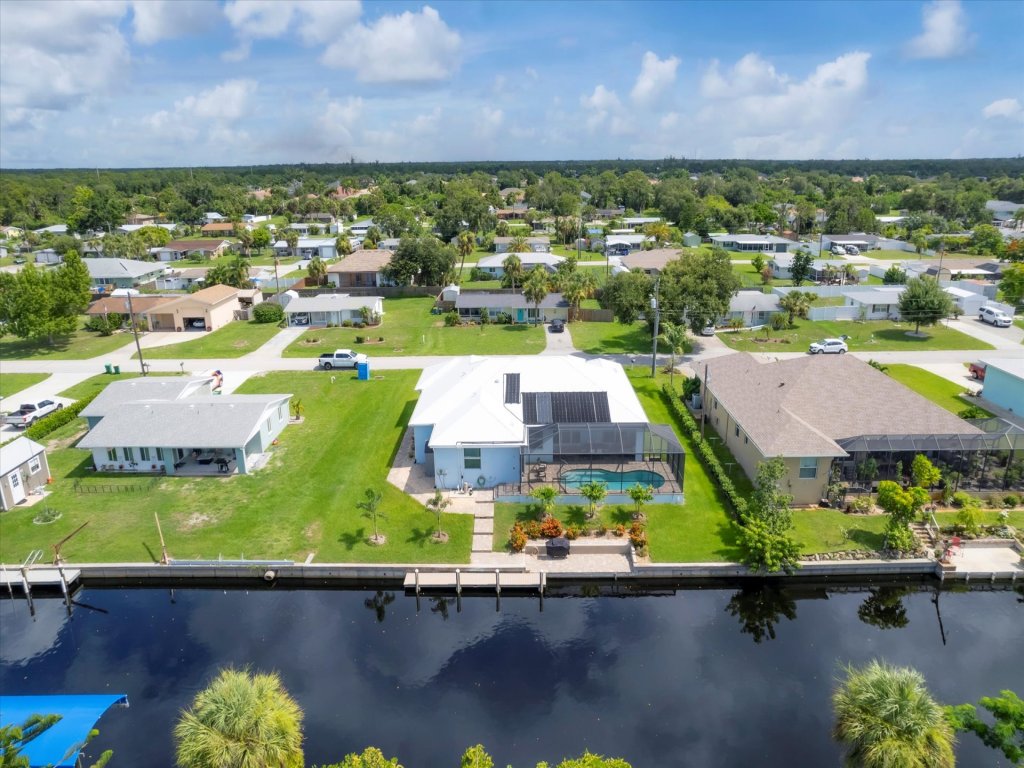 E5S831 Vacation Rental in Englewood - RedAwning