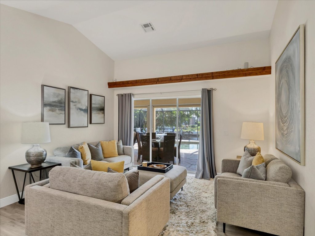 CS2115 Vacation Rental in Florida - RedAwning