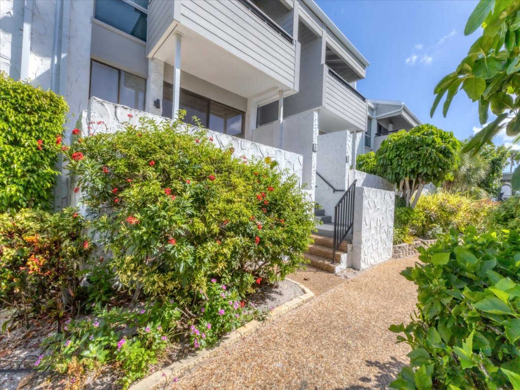 TAR1555-B212 Vacation Rental in Florida - RedAwning