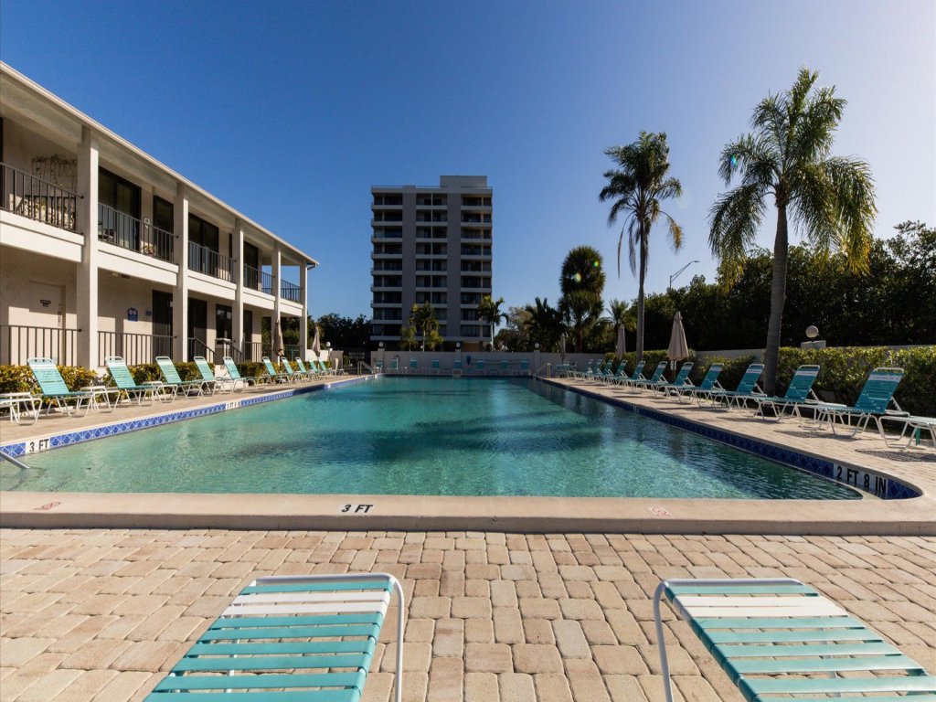 ANC304 Vacation Rental in Siesta Key - RedAwning