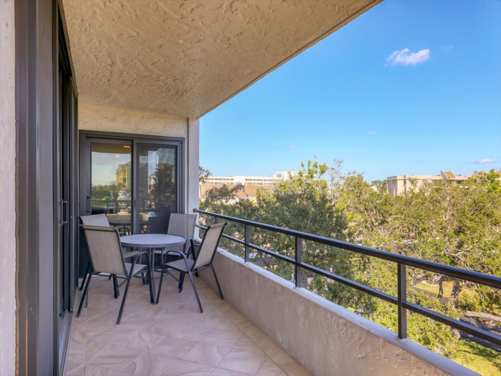 ANC409 Vacation Rental in Siesta Key - RedAwning