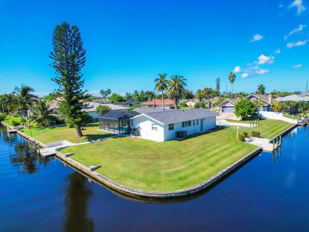 S1A4103 Vacation Rental in Cape Coral - RedAwning