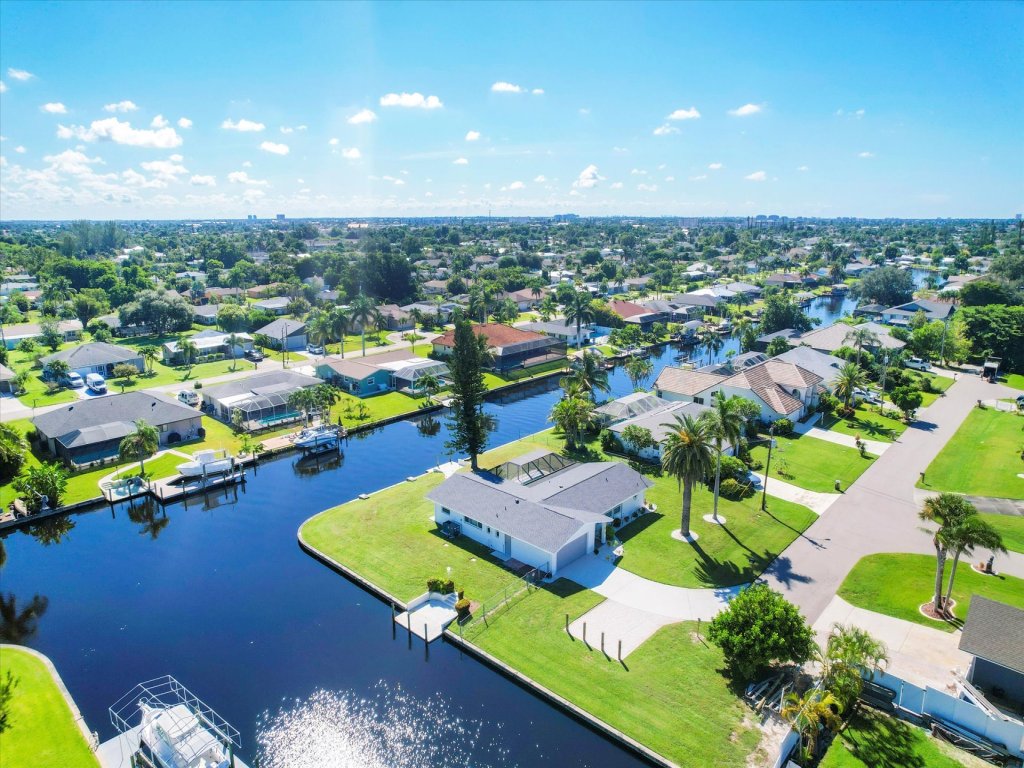 S1A4103 Vacation Rental in Cape Coral - RedAwning