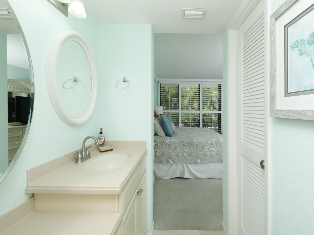 ANC210 Vacation Rental in Siesta Key - RedAwning