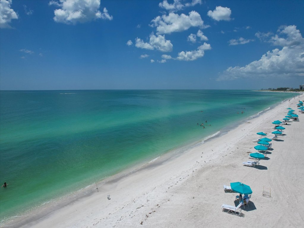 ANC202 Vacation Rental in Siesta Key - RedAwning