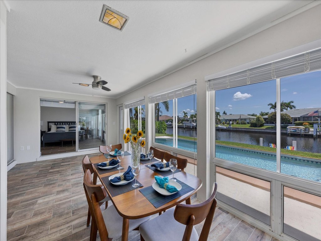 MAD510 Vacation Rental in Florida - RedAwning