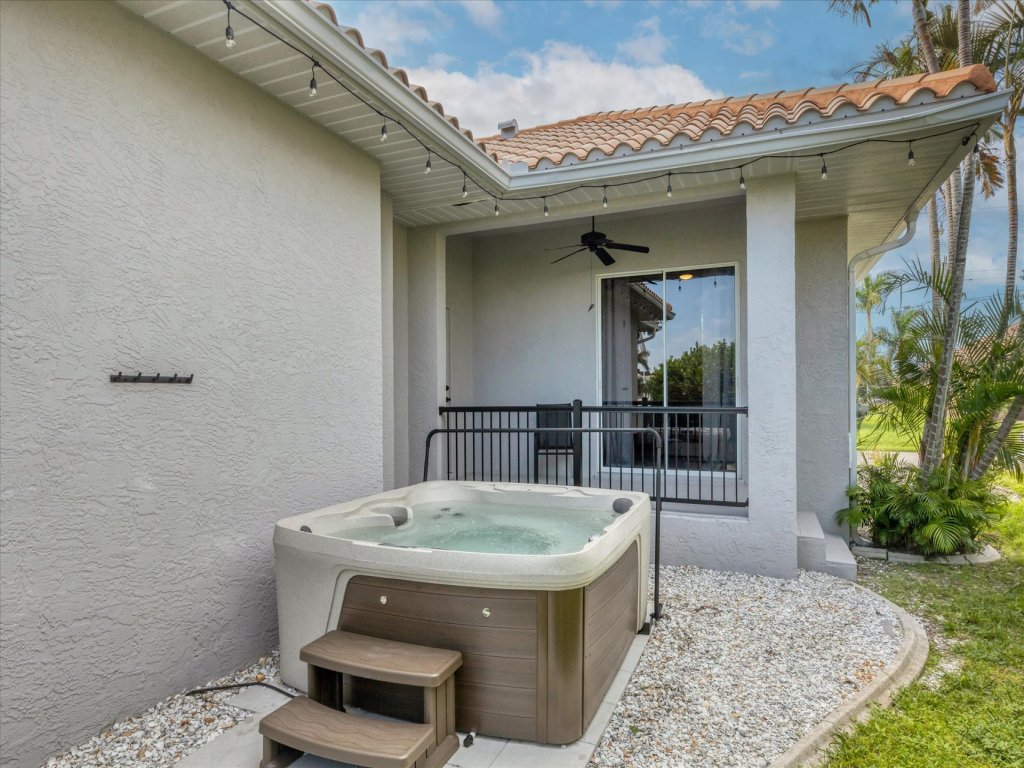 FPC228 Vacation Rental in Florida - RedAwning