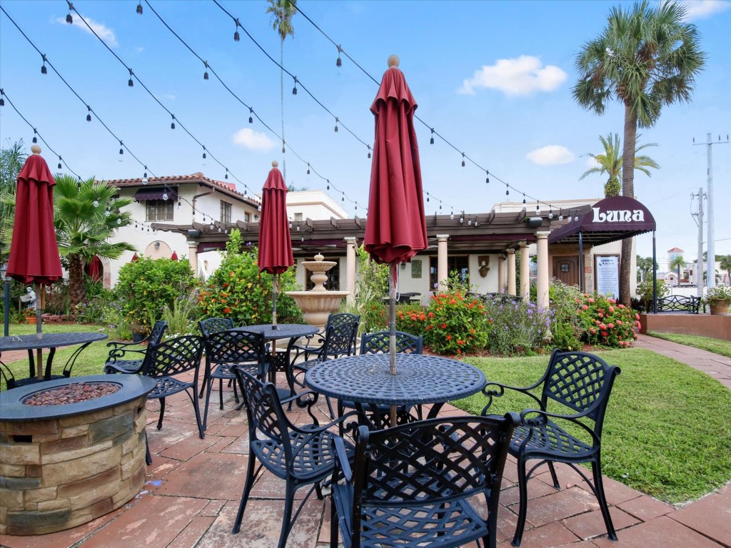 TAR1555-B111 Vacation Rental in Florida - RedAwning