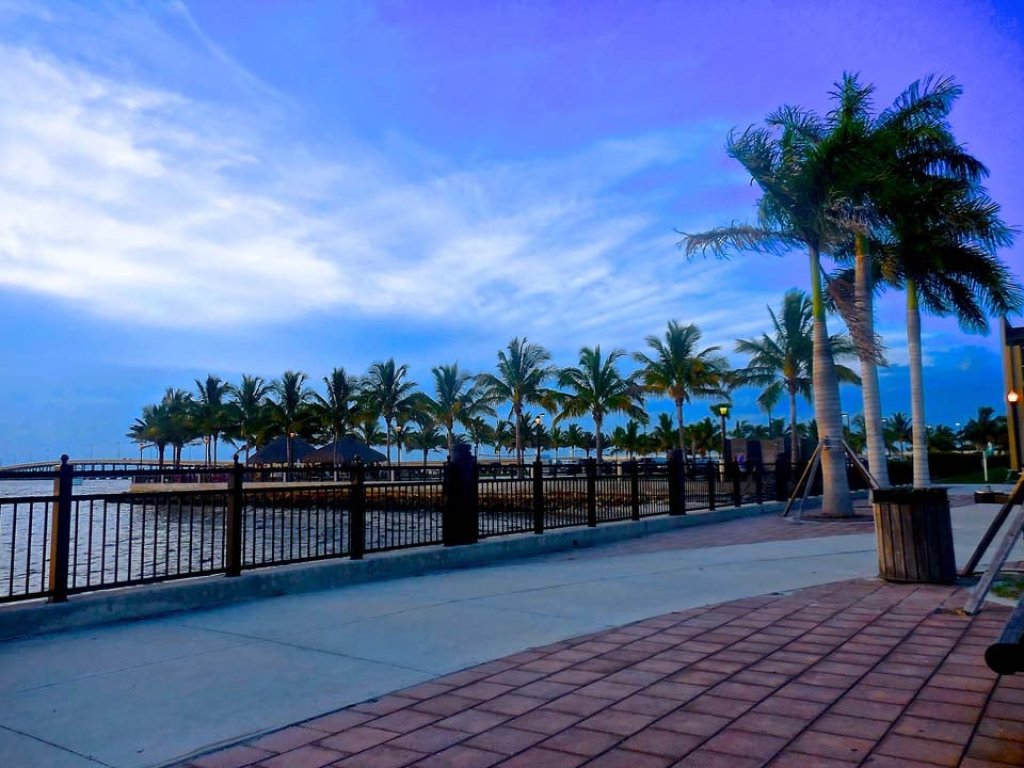VIA561 Vacation Rental in Florida - RedAwning