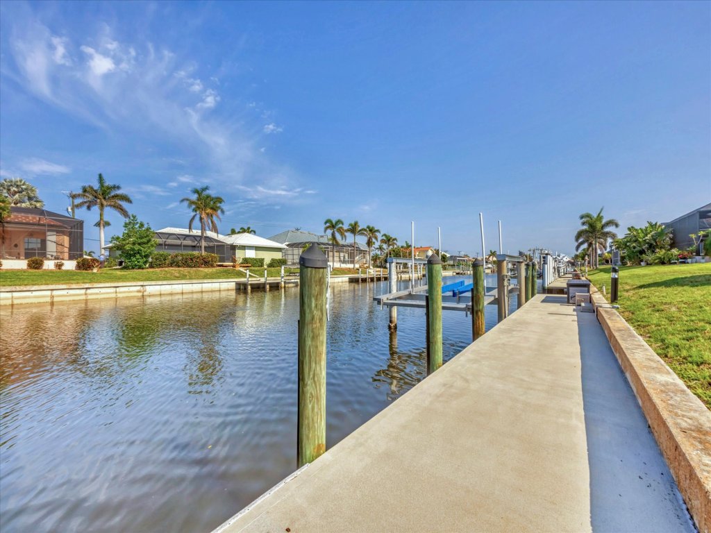 VIA561 Vacation Rental in Florida - RedAwning