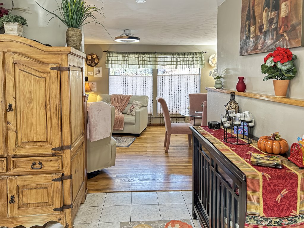 Roaring Fork Retreat Vacation Rental in Glenwood Springs - RedAwning